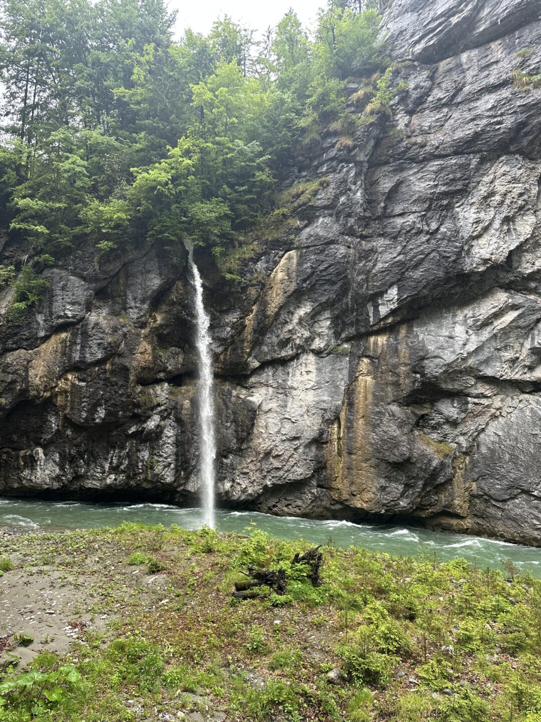 Arreschlucht (cachoeira na Garganta do Aare)