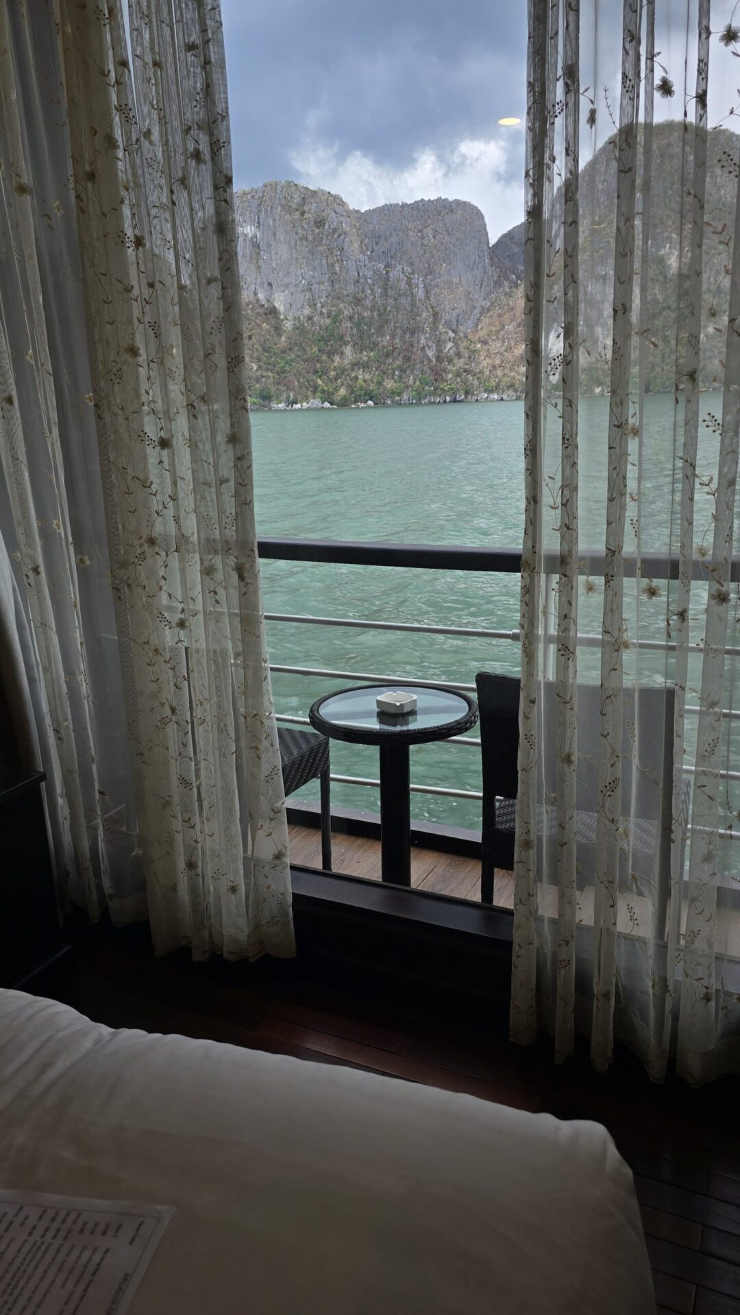 Cabine do cruzeiro na Bahía de Ha Long