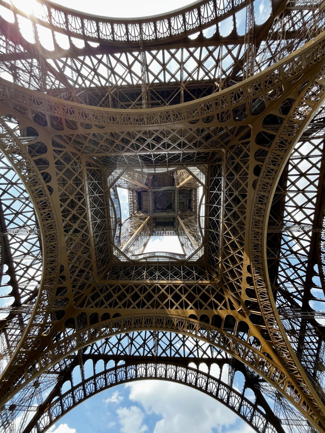 El entretejido de la Torre Eiffel