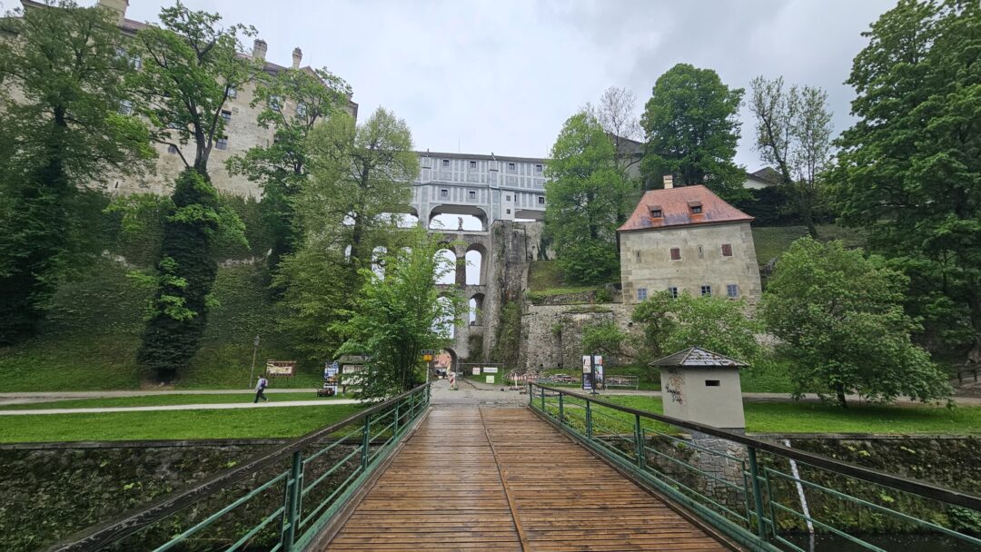 Entrada na cidade histórica de Cesky Krumlov
