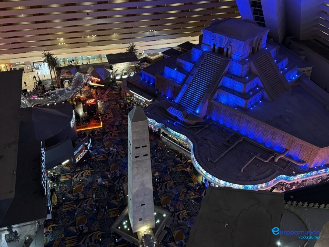 Hotel Luxor desde salida de Habitación