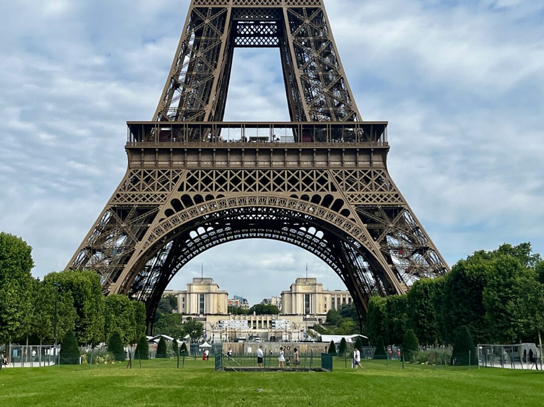 La base y primer piso de la Torre Eiffel
