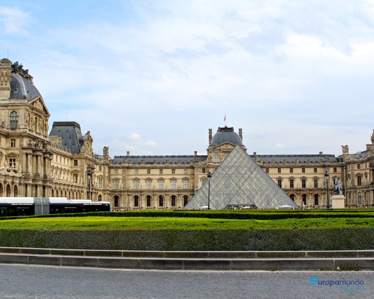 Louvre