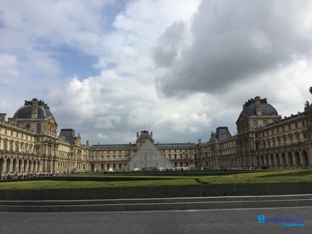 Museo del Louvre