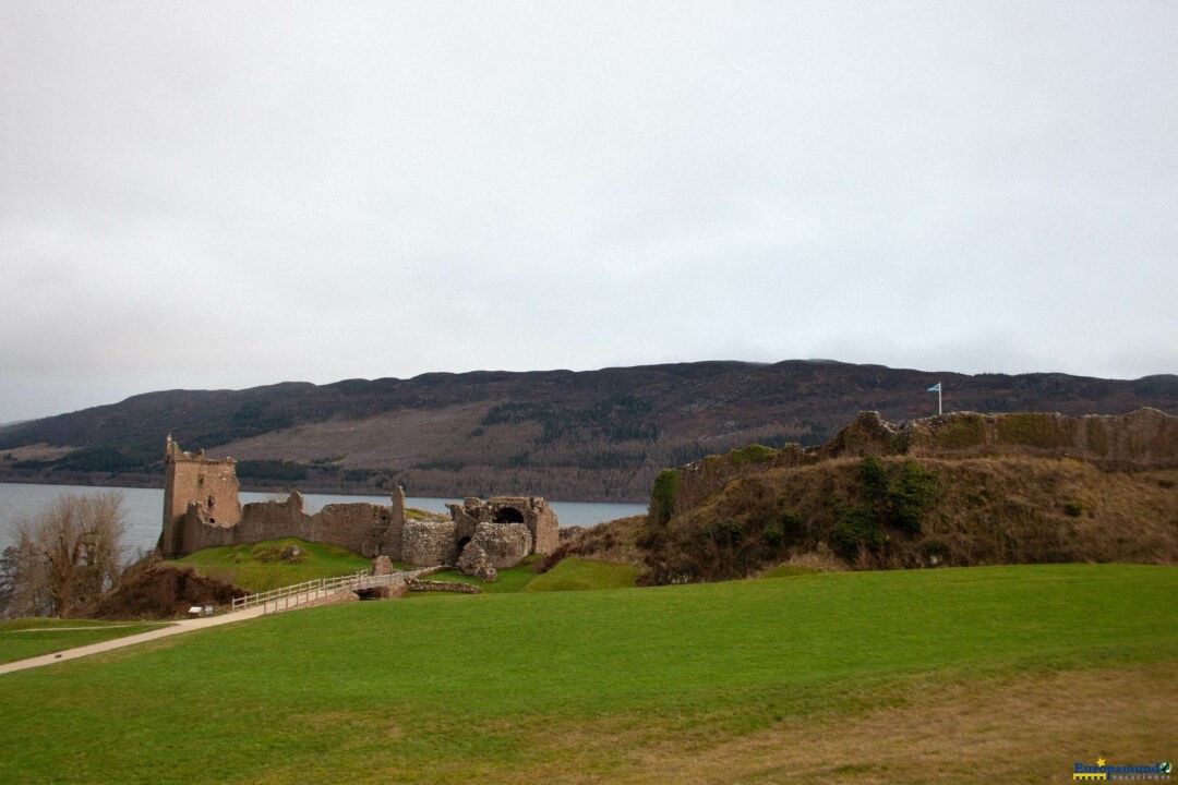 Loch Ness´ old ruins