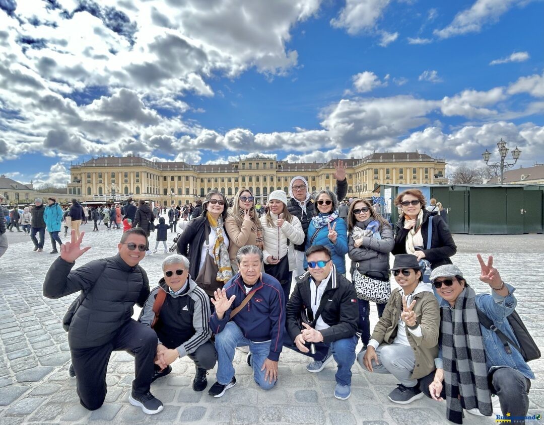 Filipino Tour Group in Vienna