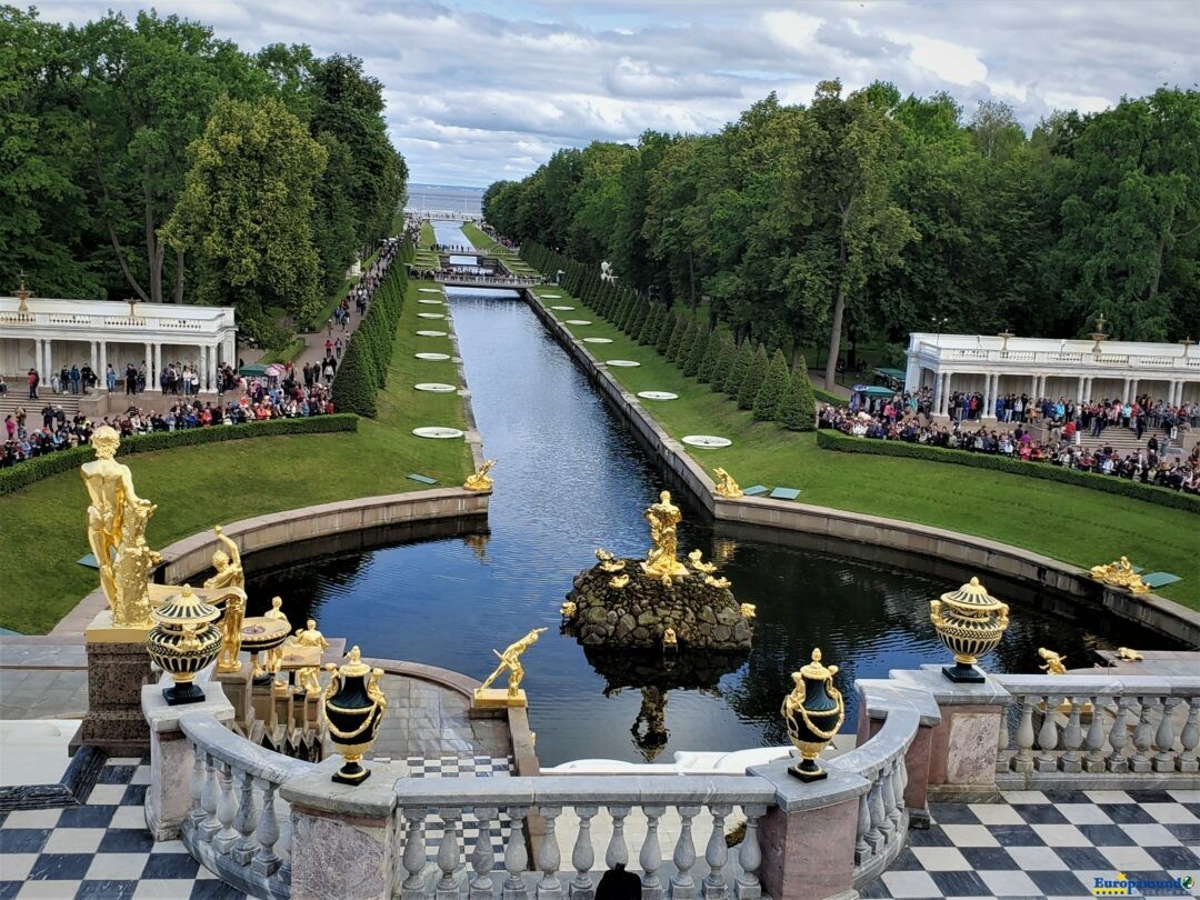 Jardines del palacio Peterhof
