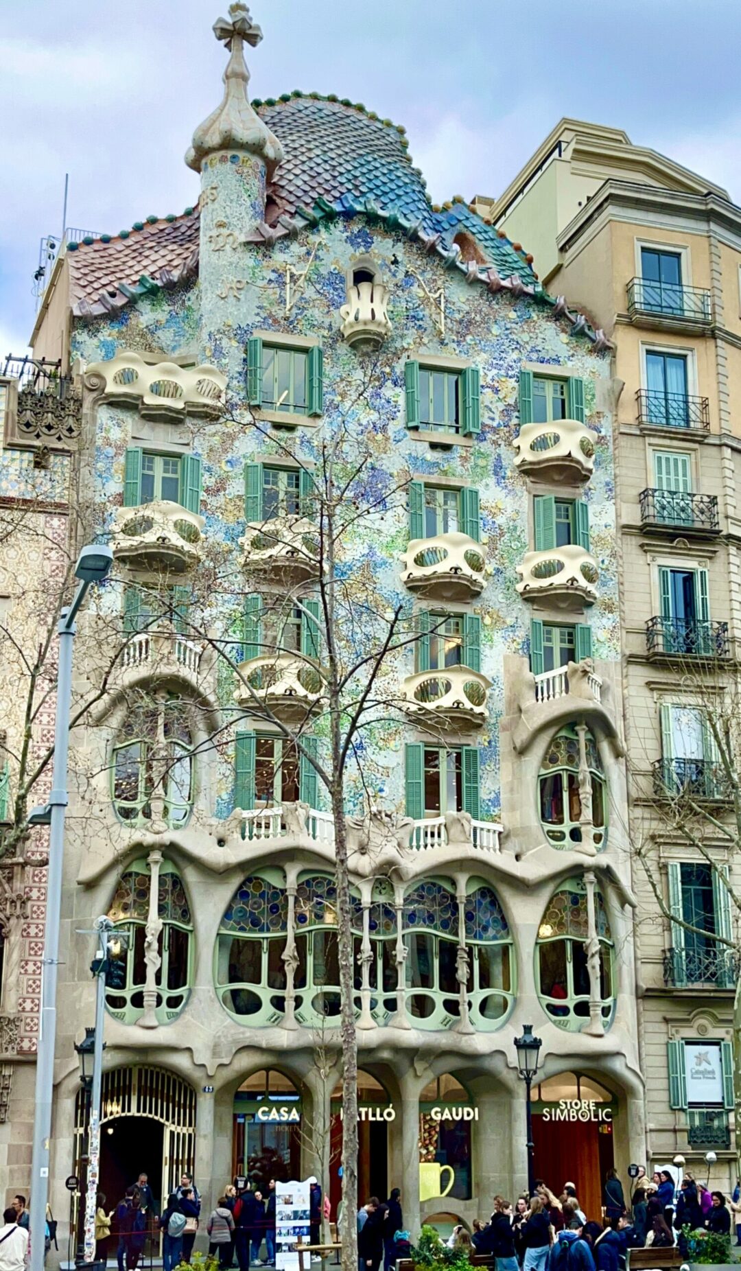 Captivating Acadia Batlló : Gaudi’s Masterpiece in Barcelona