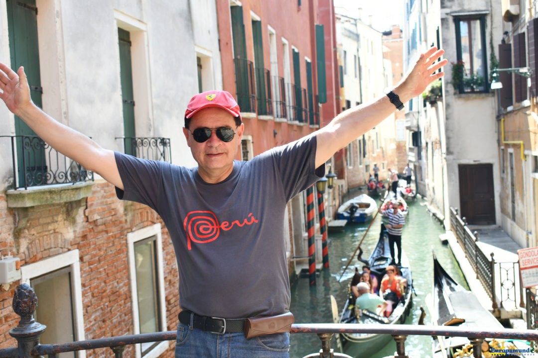 En uno de los puentes de Venecia