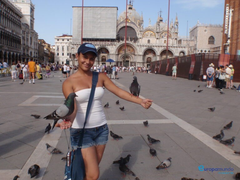 Con palomas en Venecia