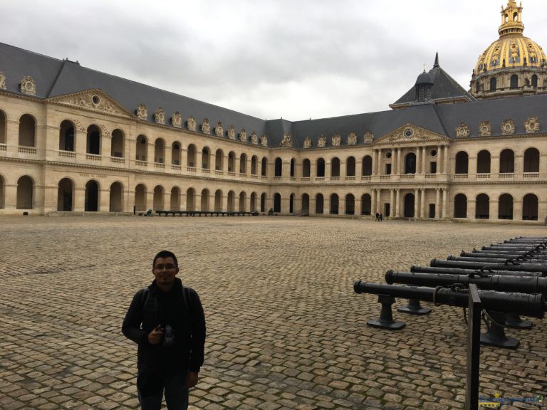 Al interior de los Invalidos