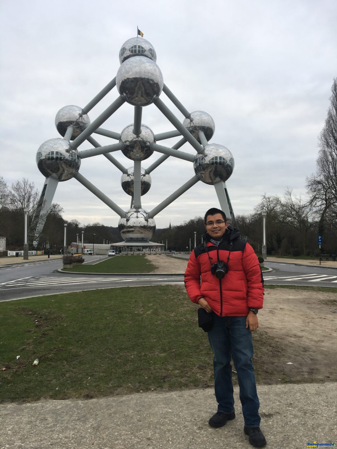 Atomo en Bruselas