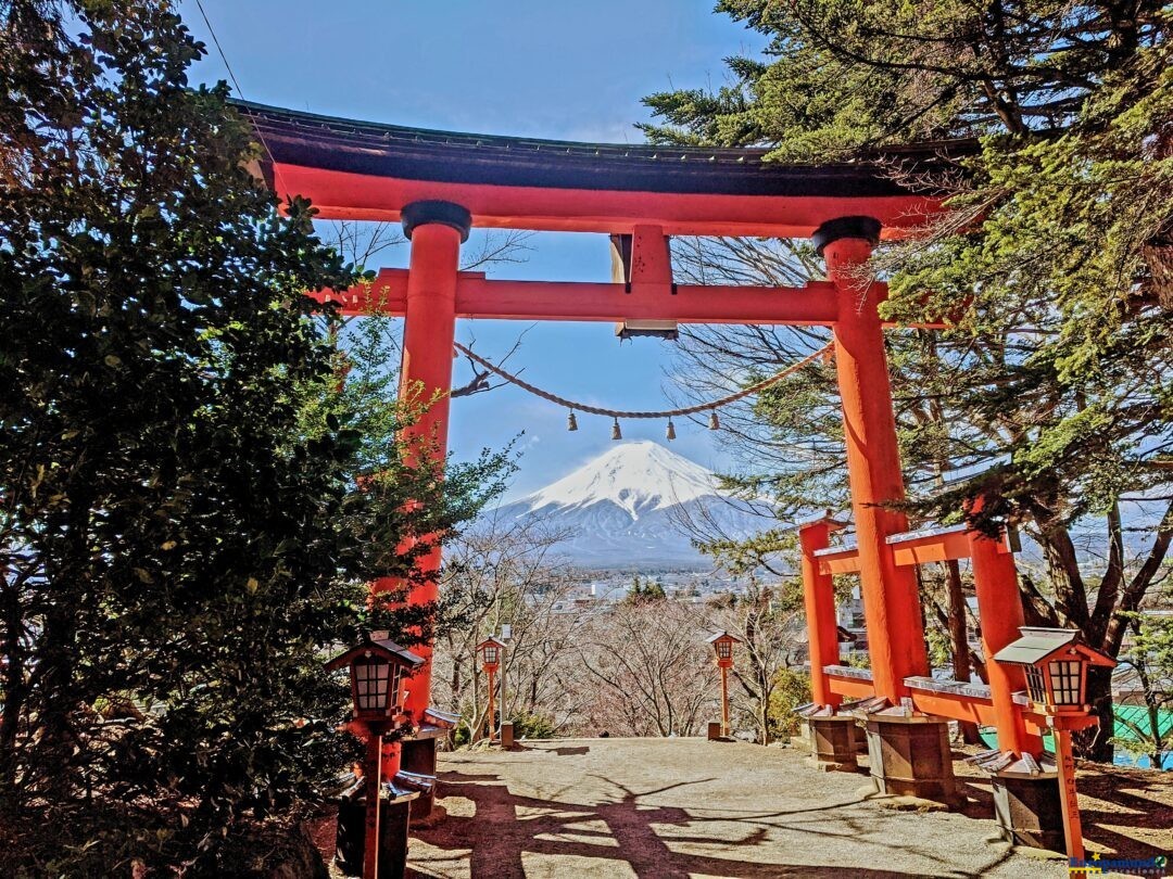 Mont Fuji behind Tori