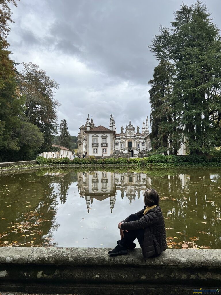 O espelho magnífico nos Jardins de Mateus