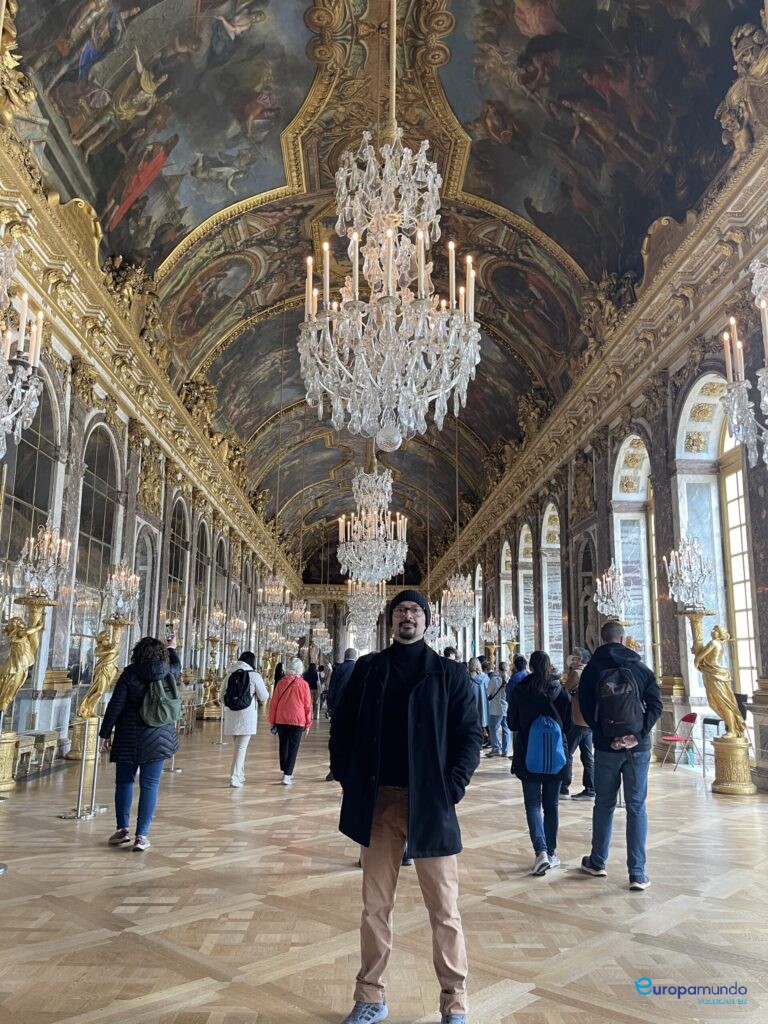VERSAILLES