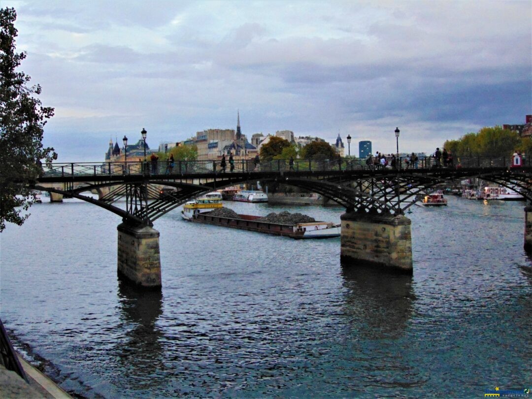 Punte de las Artes, en  Paris