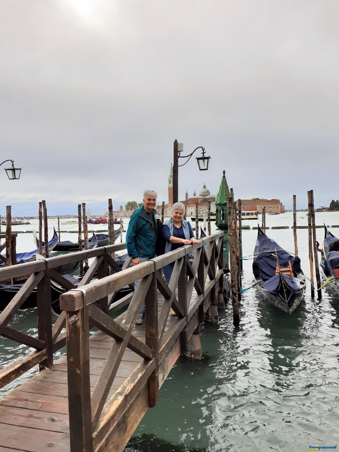 en un muelle de Venecia