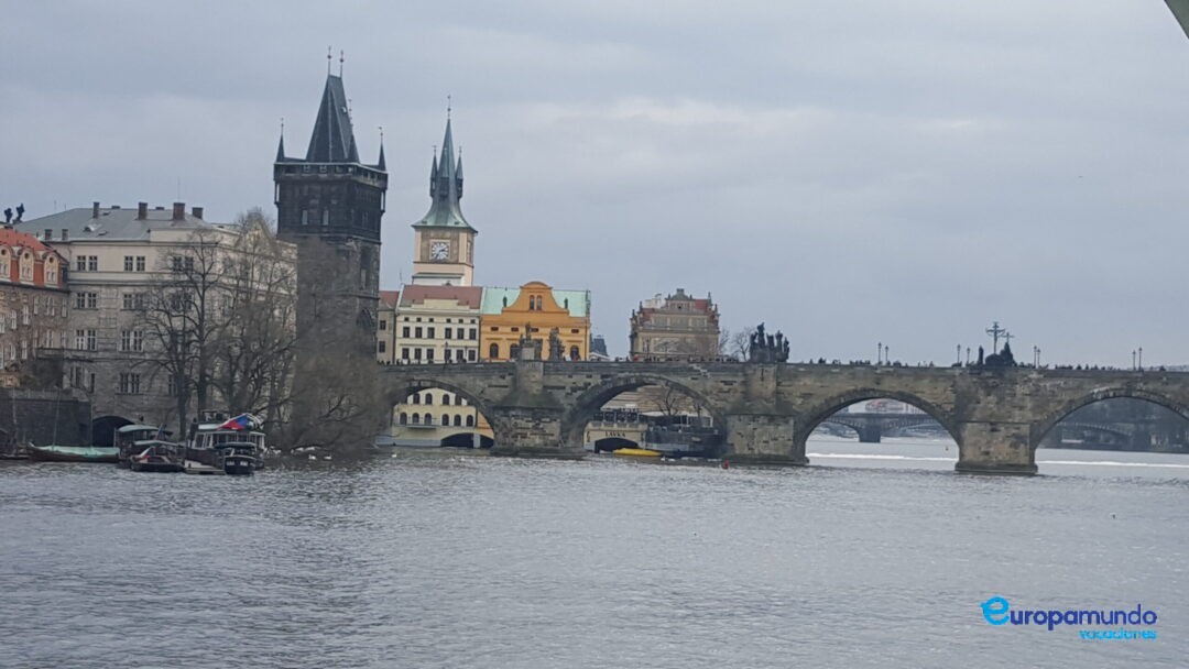 Atardecer puente carlos