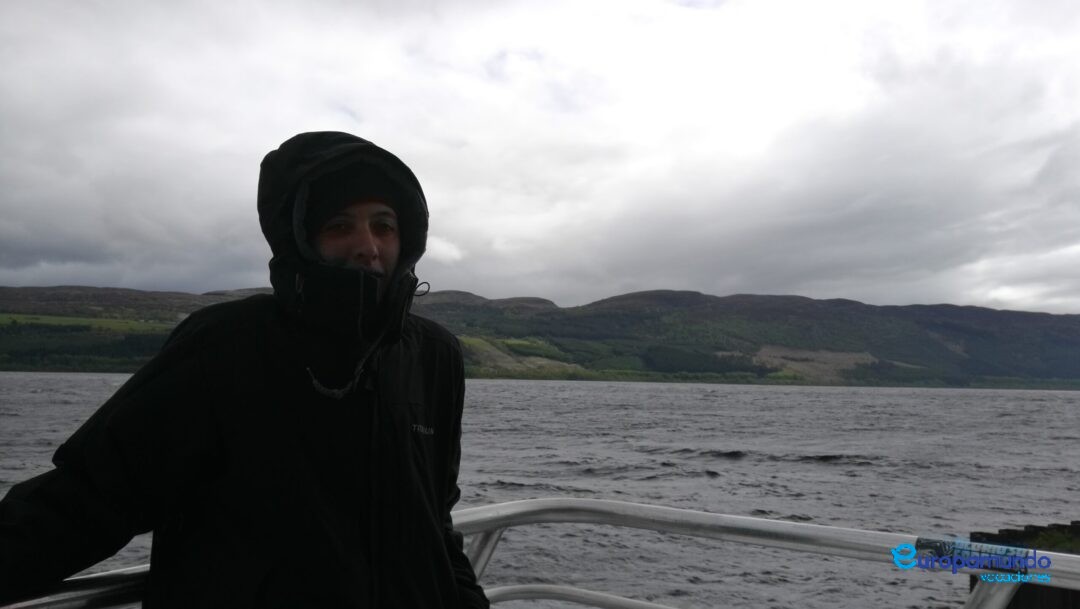 En barco por el Lago Ness