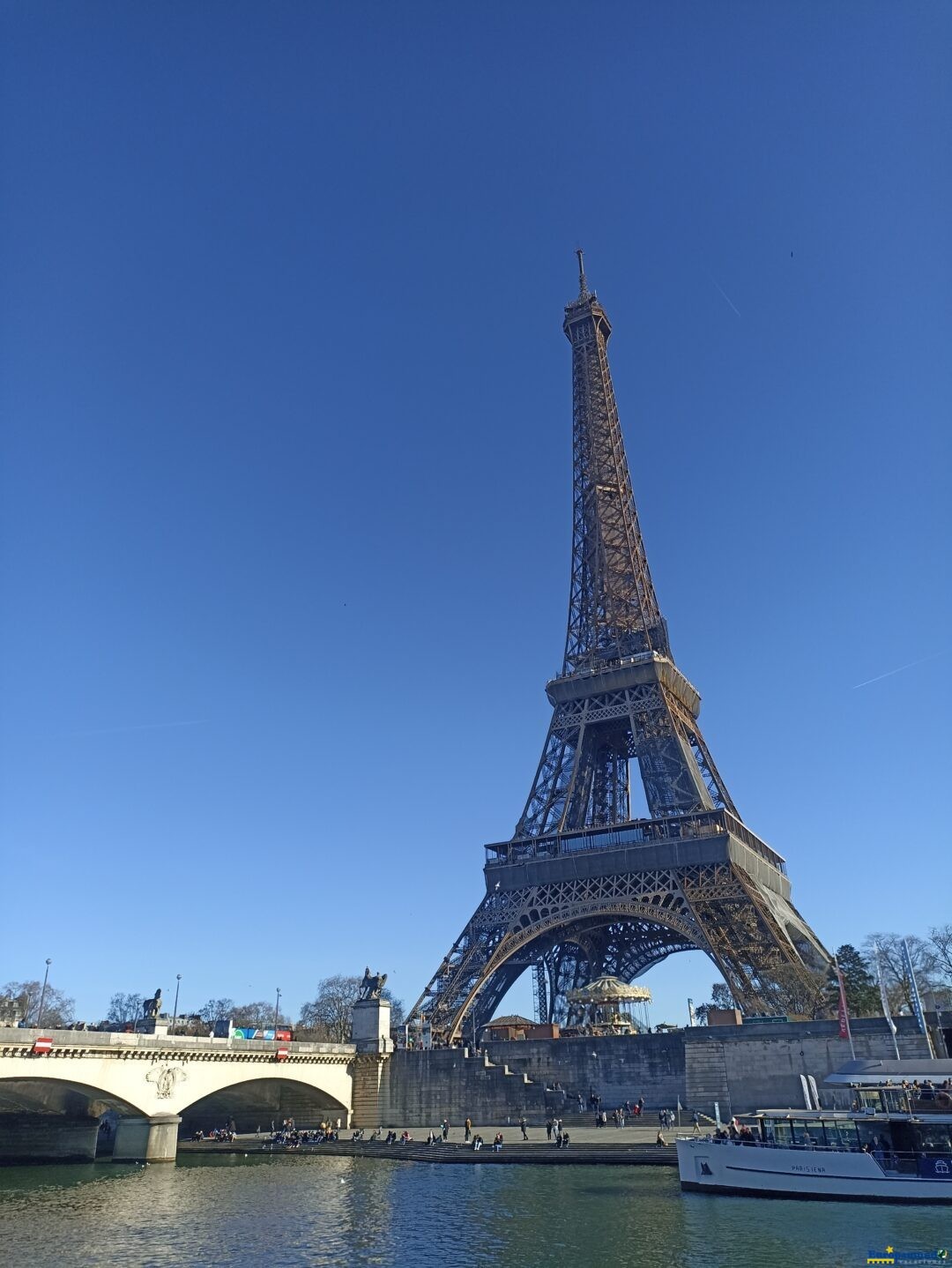 Torre Eiffel desde el Río Sena