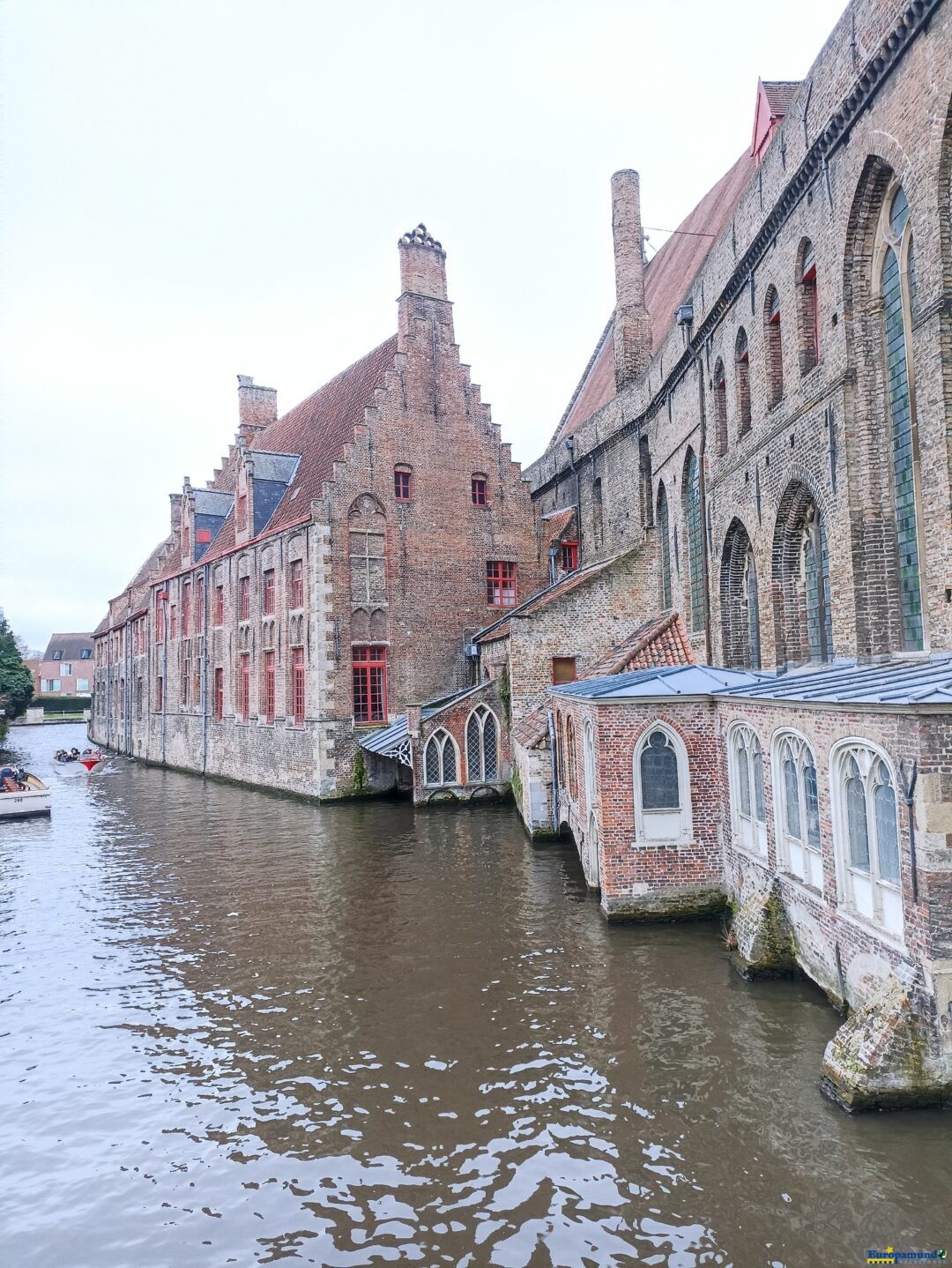 Canales en Brujas