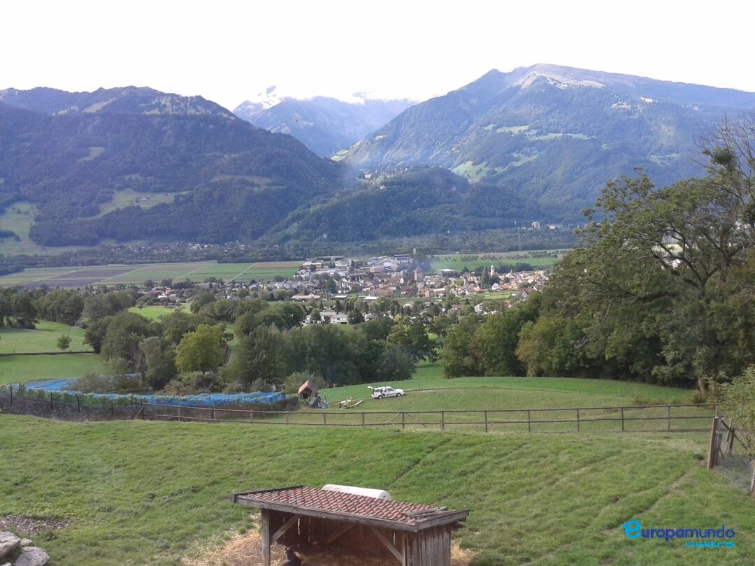 Maienfeld paisagem e a casa de Heidi