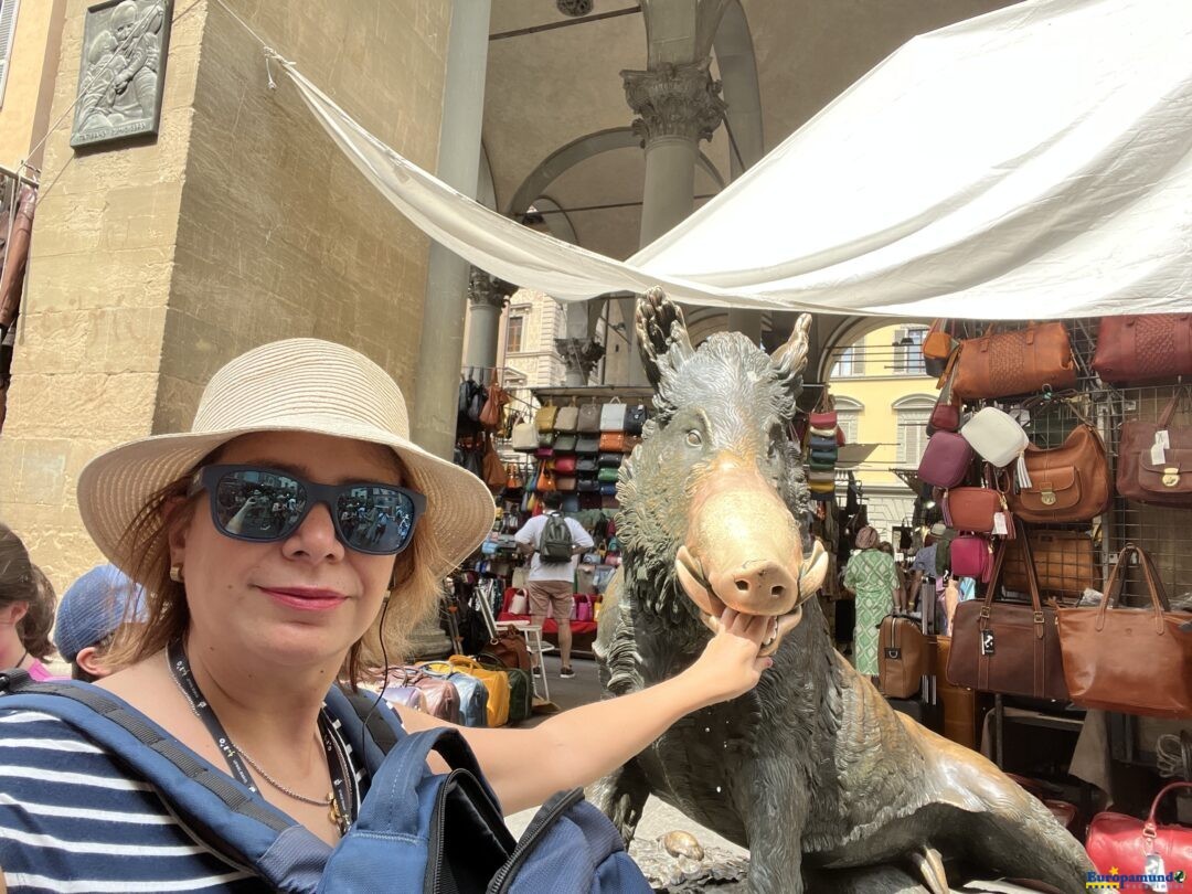 Cerdo en la Loggia del Mercato Nuovo Florencia Toscana