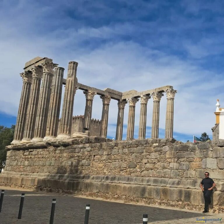 Templo Roma de Évora