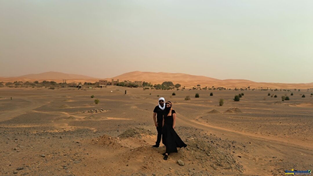 Paisaje con el desierto del sahara de fondo