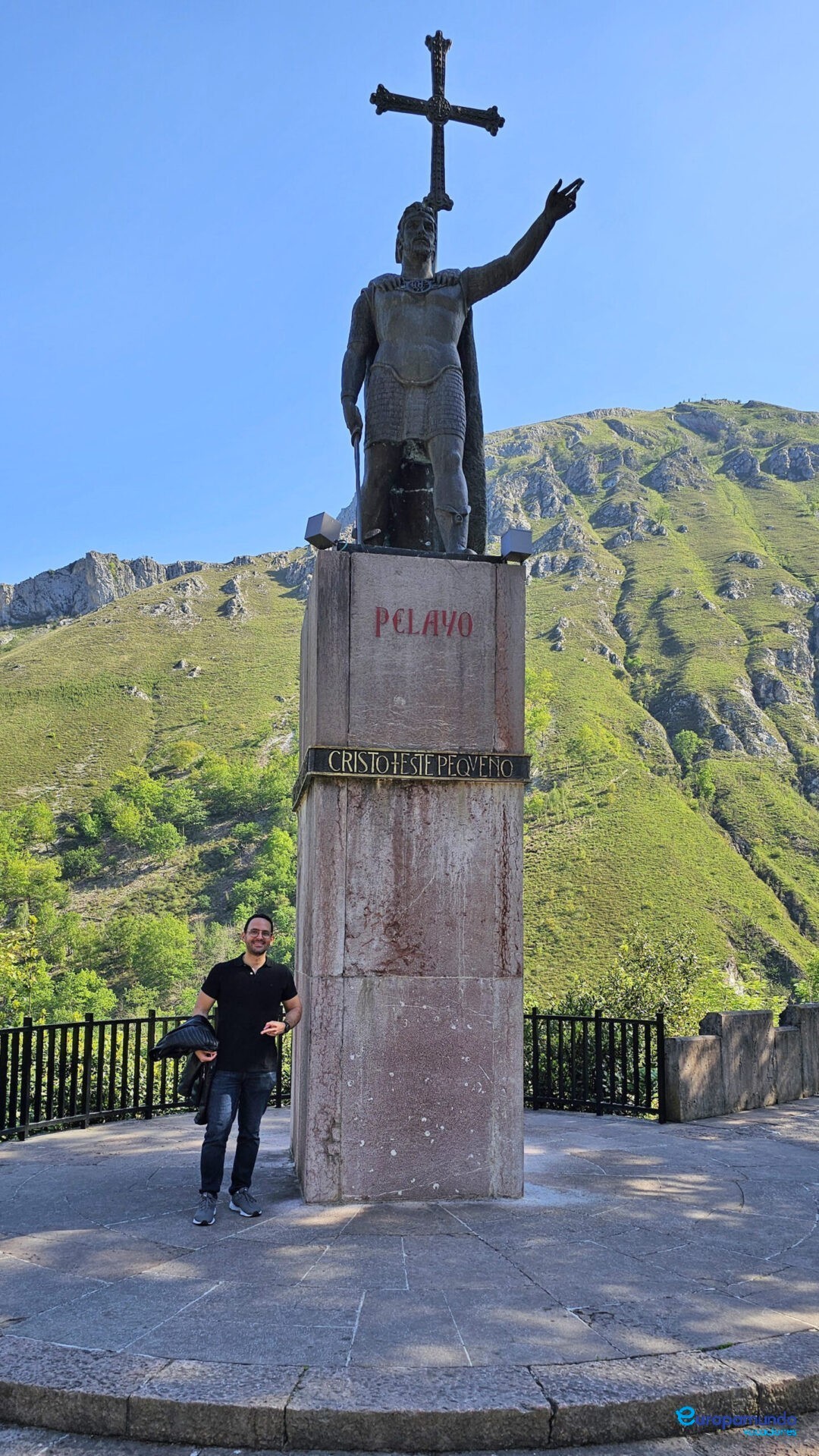 Estatua de Don Pelayo