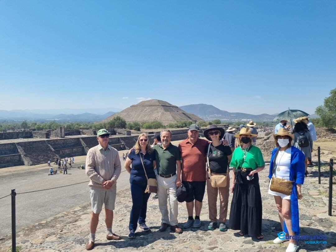 GRUPO GUÍA: María Fernanda