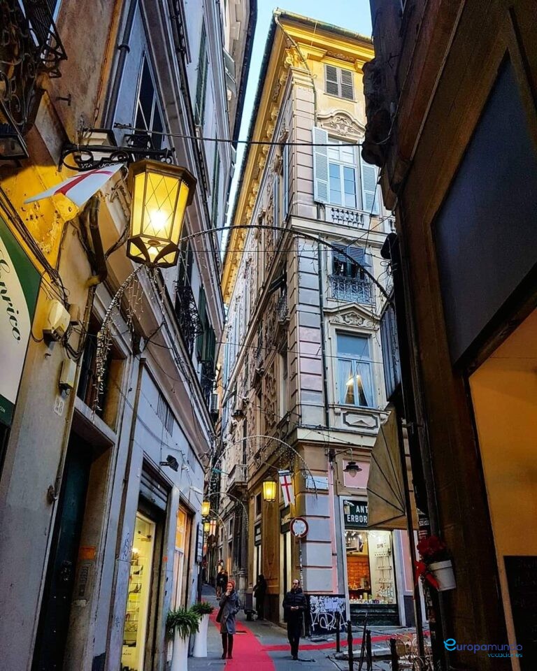 Los característicos “caruggi” de Genova