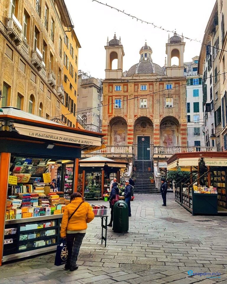 Piazza Banchi y la iglesia de San Pietro