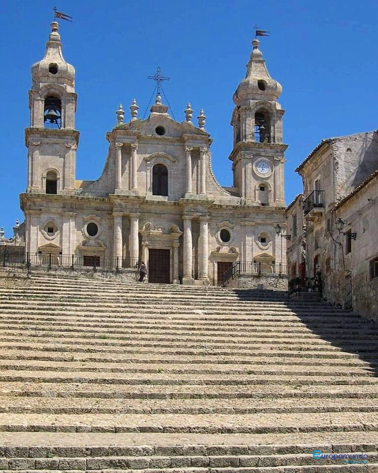Iglesia de Santa María Santísima del Rosario en Palma de Montechiaro