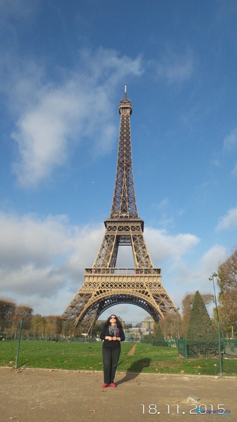 Con LA torre más famosa del mundo mundial