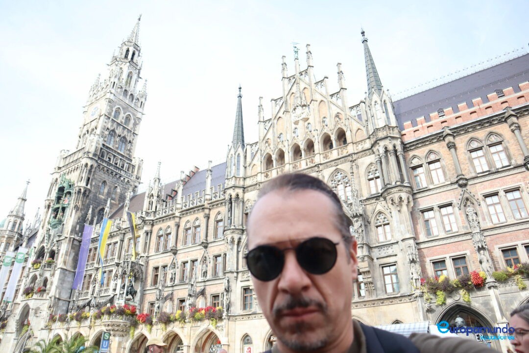 Marienplatz, al fondo el nuevo ayuntamiento