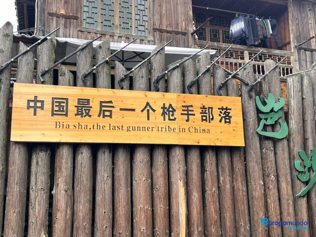 El último tribu con arma de fuego