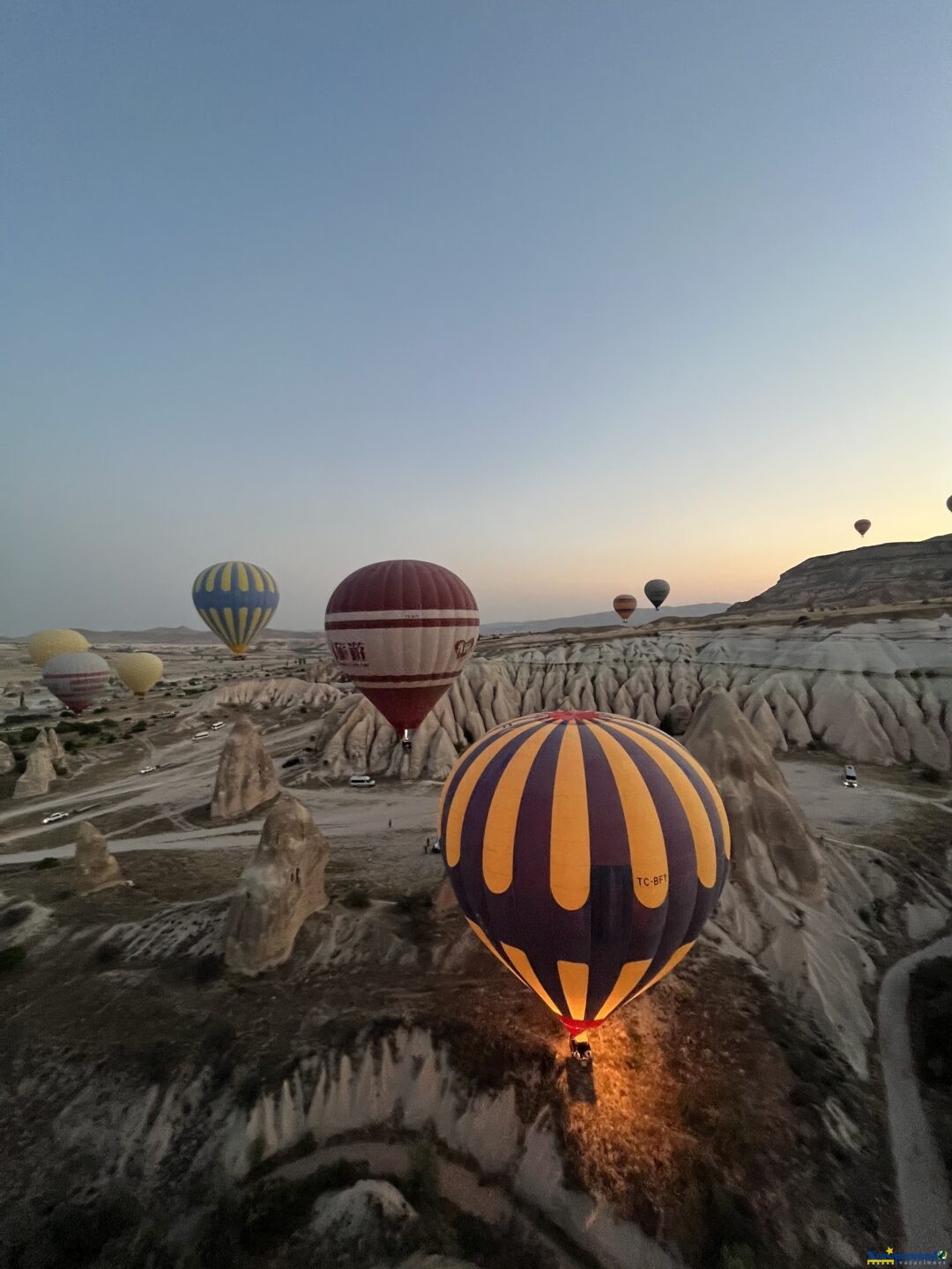 Volando sobre la ciudad de Capadocia