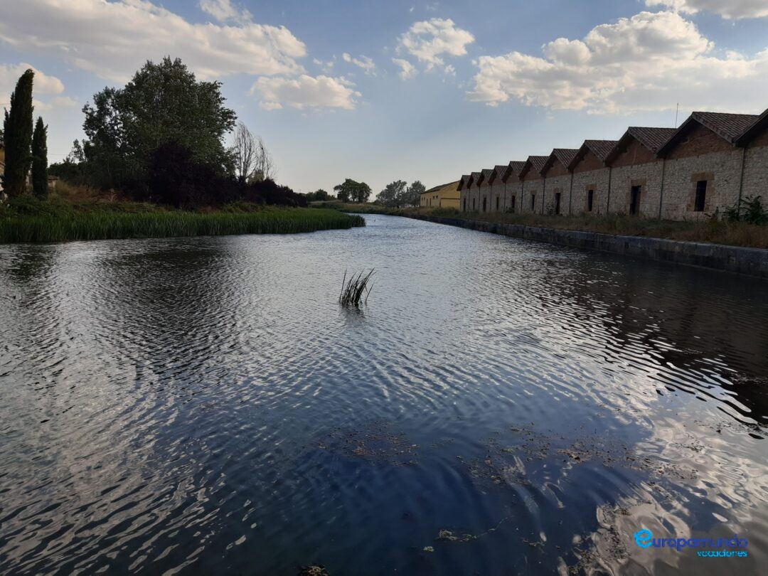 Alar del rey.  Canal de Castilla. Palencia