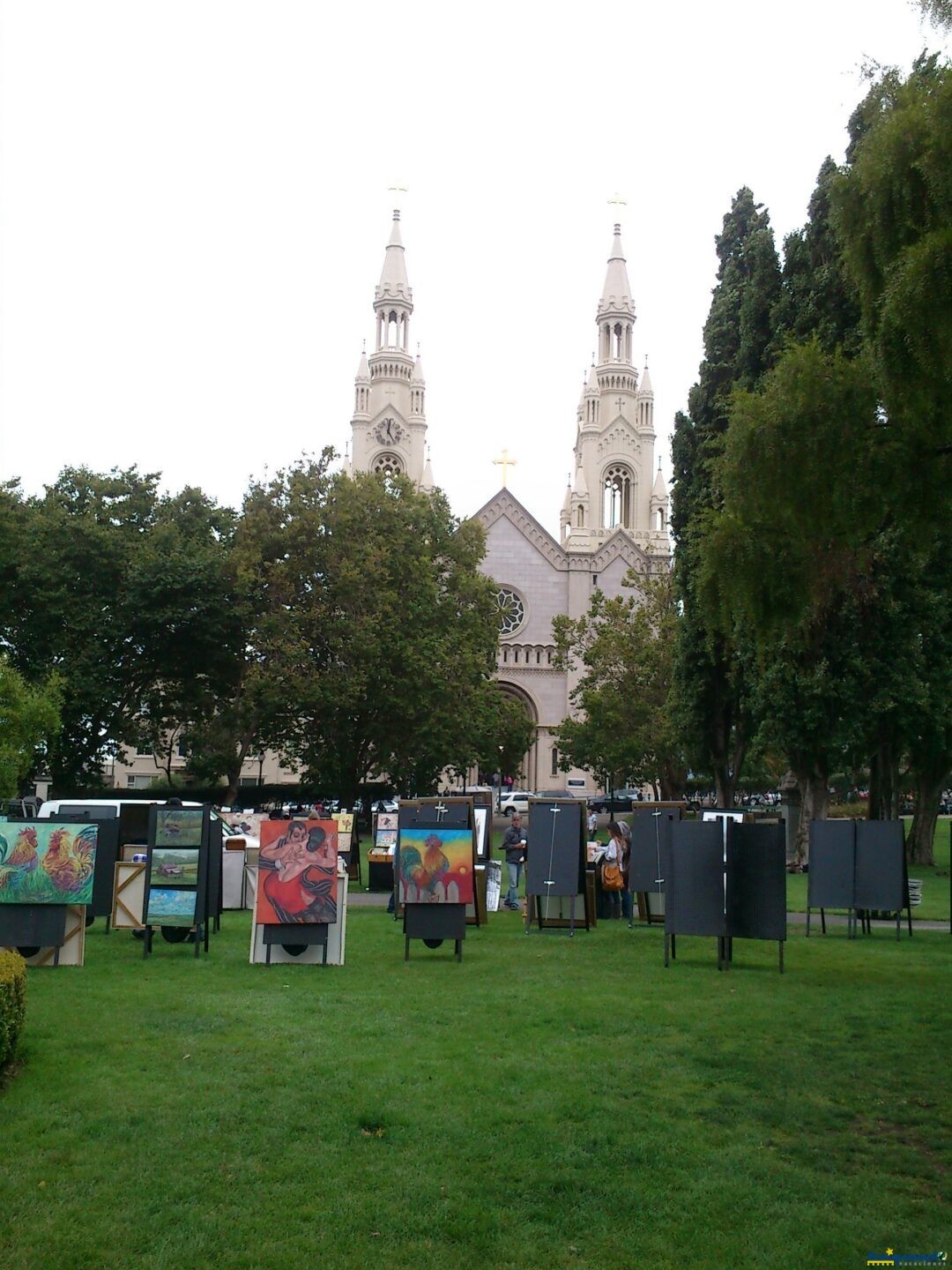 Iglesia y parque