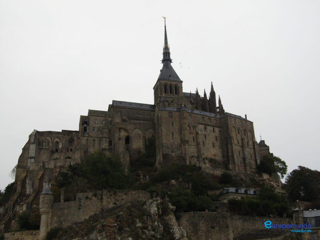 Mont Saint Michel desde casi el agua