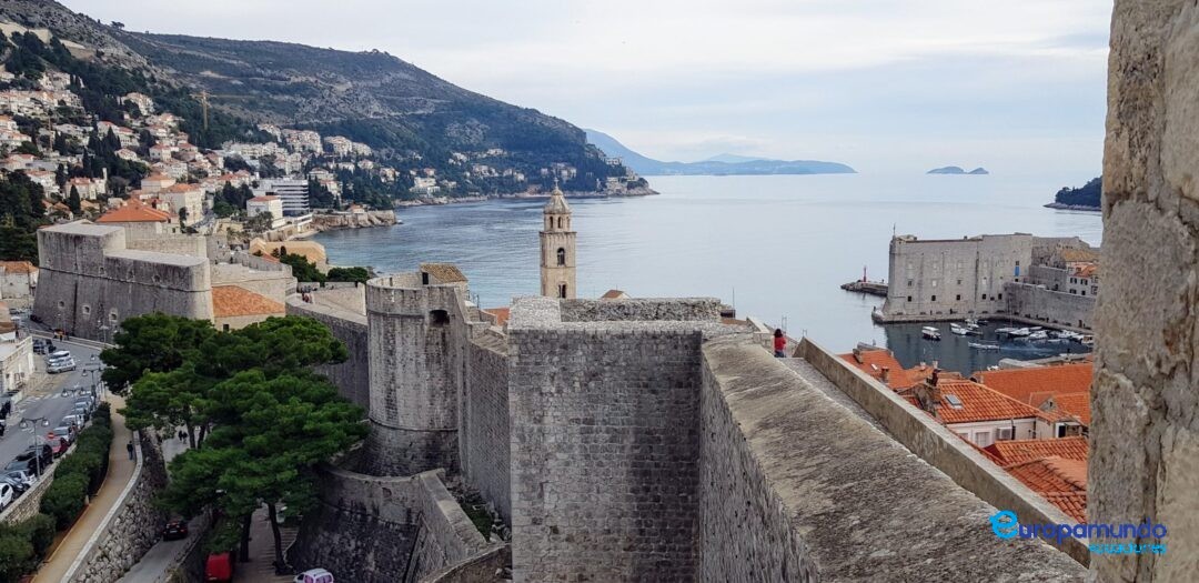 caminando por la muralla