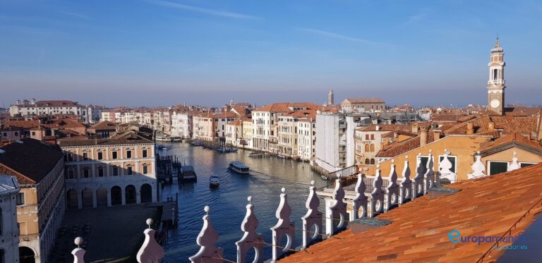 Hacia el gran canal desde la cubierta del Fondaco