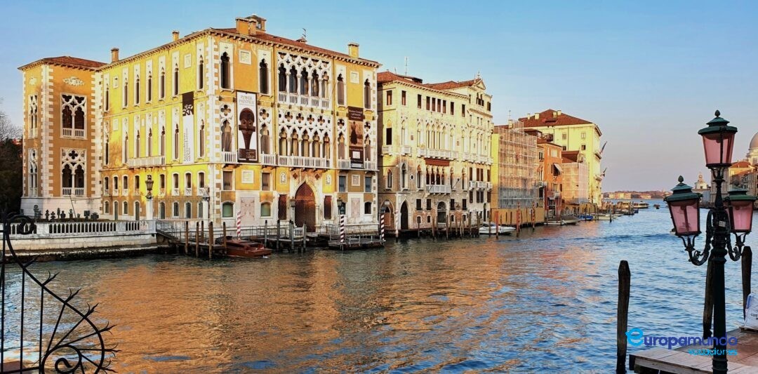 Observando el Gran Canal