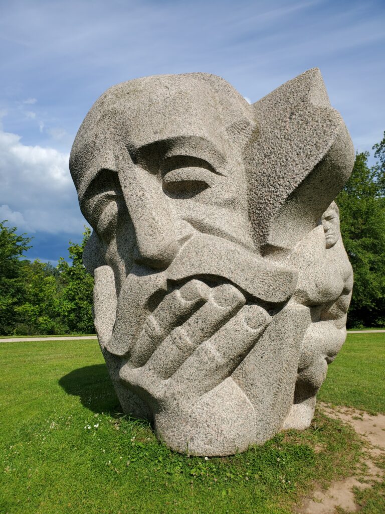 Parque de esculturas en Turaida