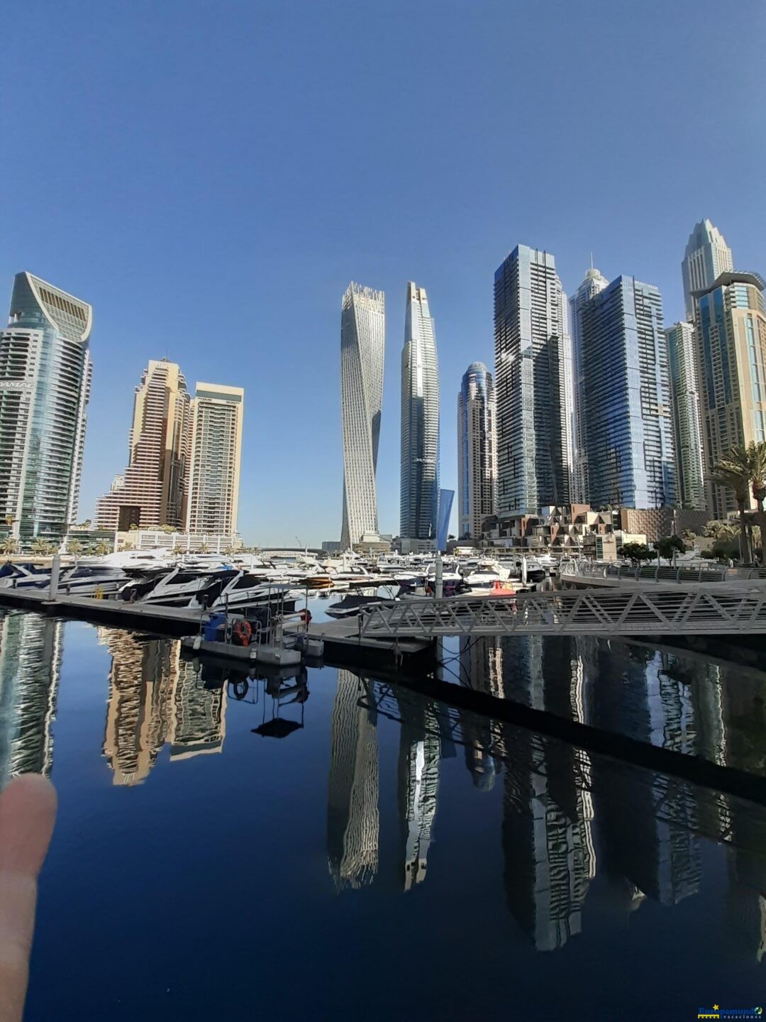 Reflejos urbanos en Dubai