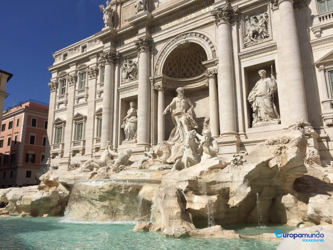 LA FUENTE DE TREVI