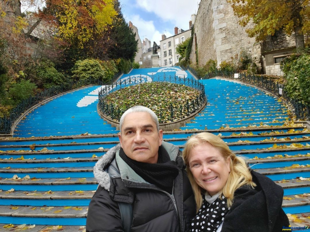 Europamundo(Cinco Capitales)Octavio y Marieva en BLOIS/Francia