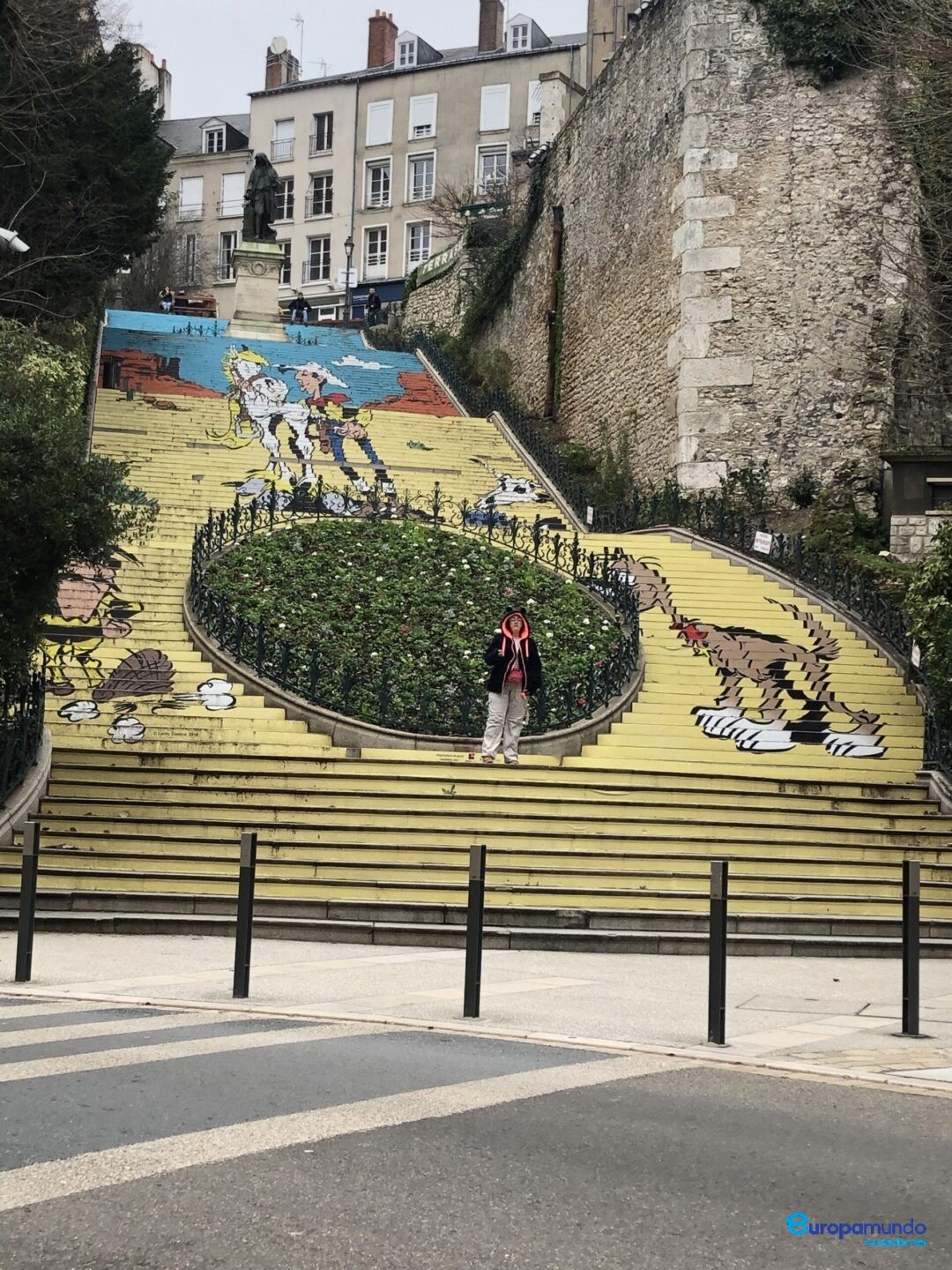 Pueblo lleno castillos