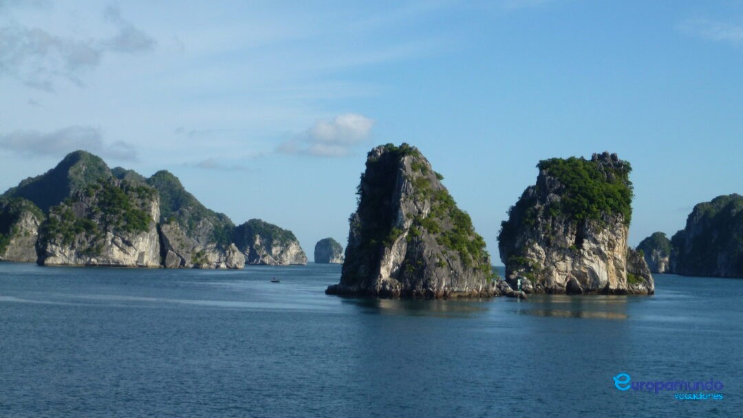 Navegando por Halong en un Junco